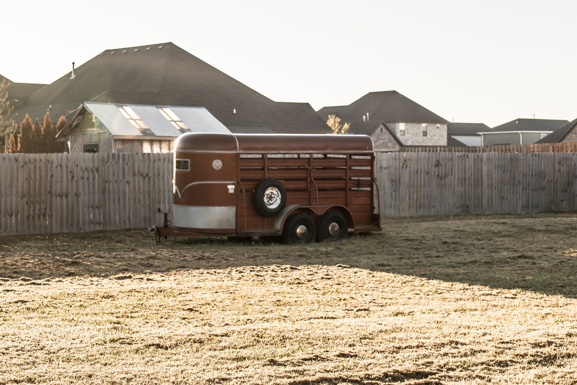 5 Benefits of Rumber Flooring for Your Horse Trailer