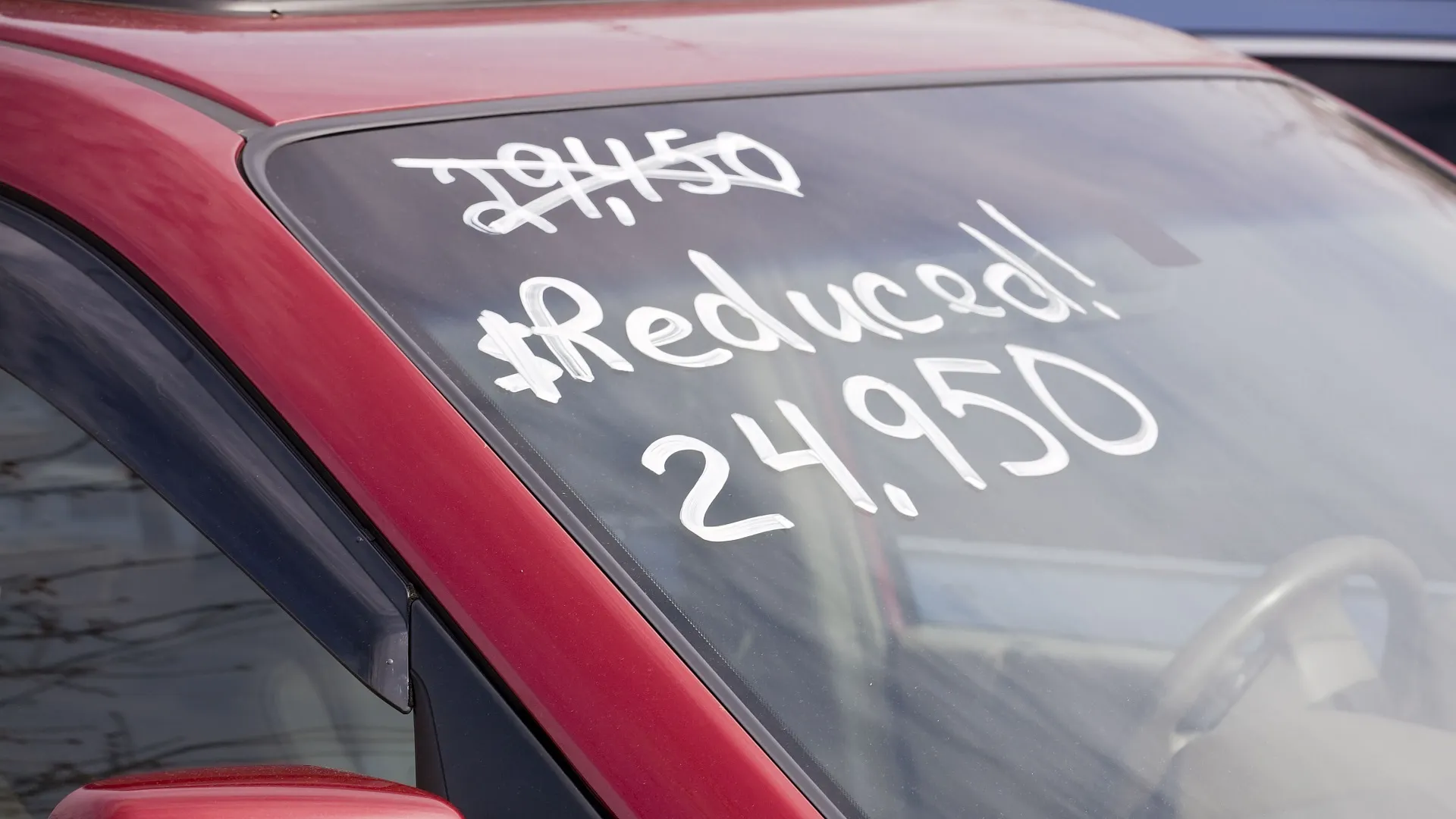 Unobvious Factors Influencing Car Auction Prices: Save Money & Win Big!